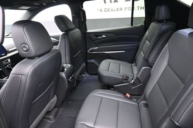 New 2027 Chevrolet Traverse LT w/ Sun and Wheel Package FWD image 10