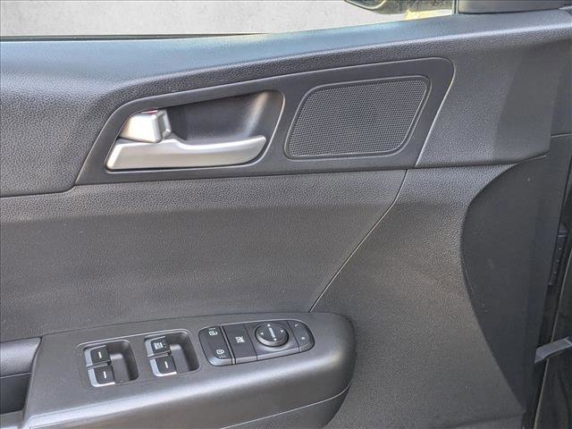 Used 2020 Kia Sportage LX image 8