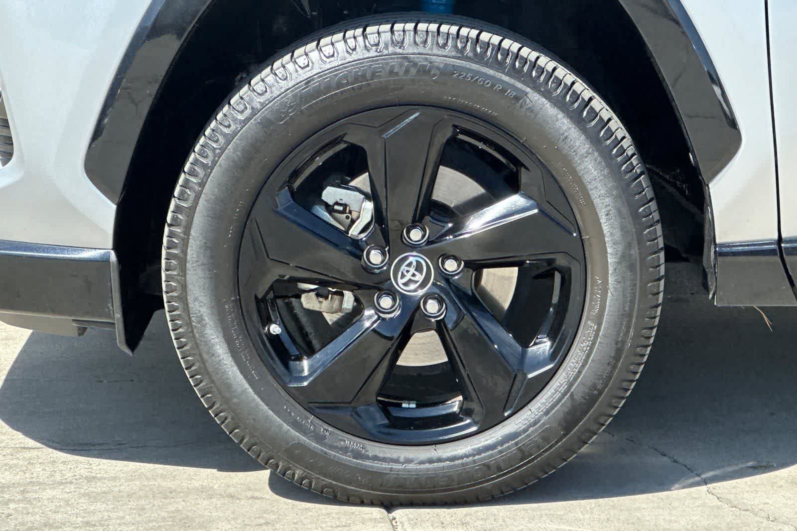 Used 2019 Toyota RAV4 XSE w/ XSE Weather Package AWD/4WD image 36