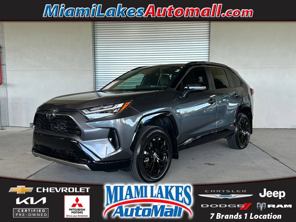 Used 2025 Toyota RAV4 XSE AWD/4WD image 1