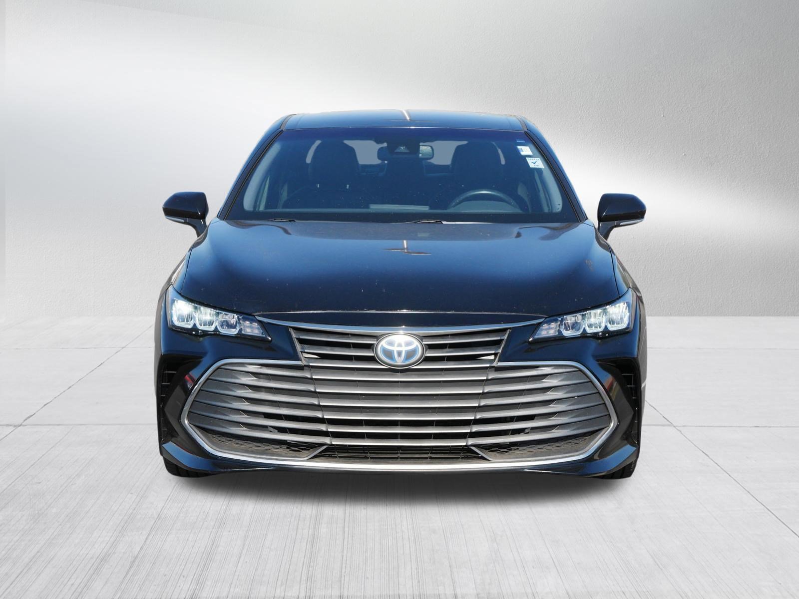 Used 2020 Toyota Avalon XLE FWD video 2