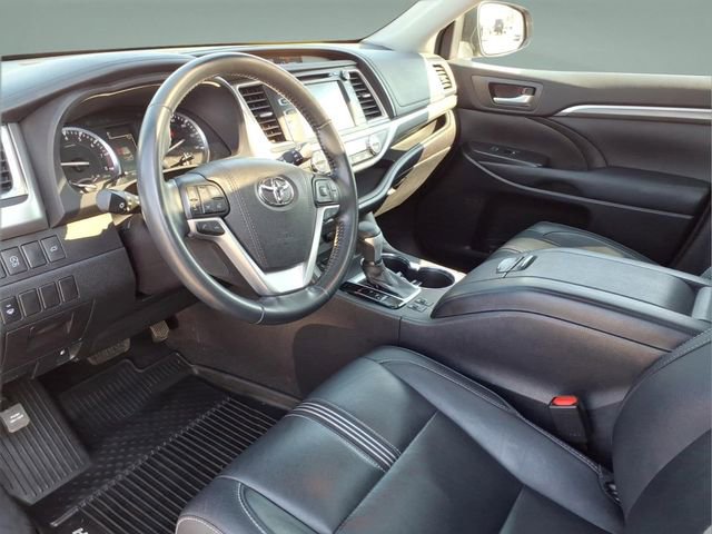 Used 2018 Toyota Highlander SE w/ Protection Package #3 AWD/4WD image 12
