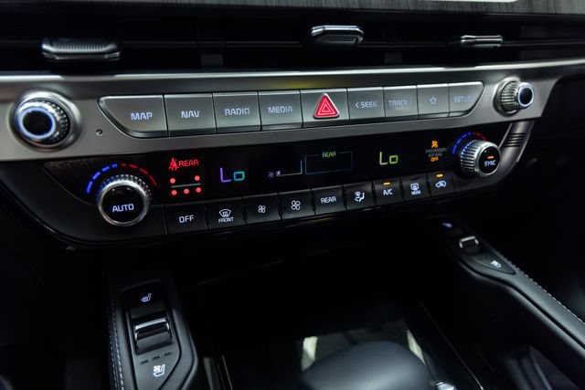 Used 2024 Kia Telluride EX w/ EX Captain's Chair Package FWD image 19