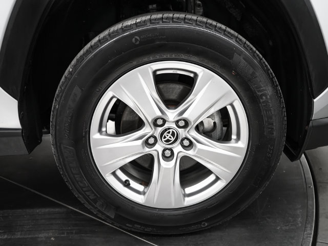 Used 2022 Toyota RAV4 XLE w/ Convenience Package AWD/4WD image 9
