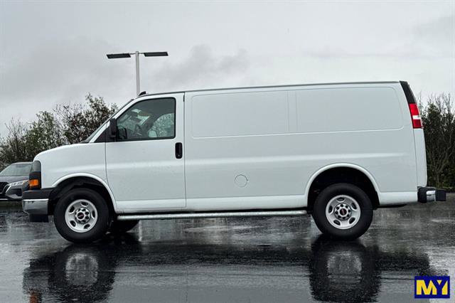 Used 2024 GMC Savana 2500 w/ Driver Convenience Package image 7