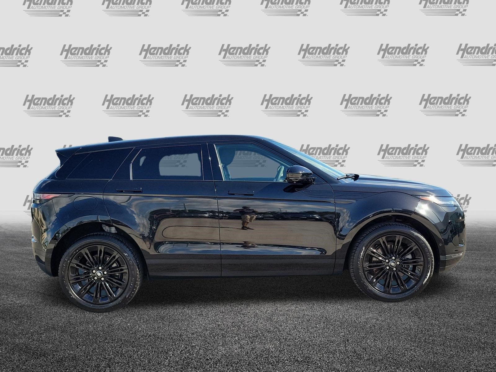 Used 2025 Land Rover Range Rover Evoque S AWD/4WD image 8