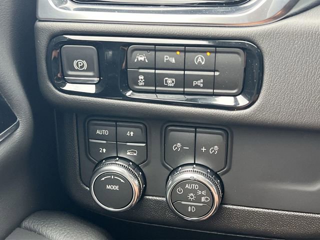 New 2026 GMC Yukon XL Denali w/ Sun & Power Step Package image 13