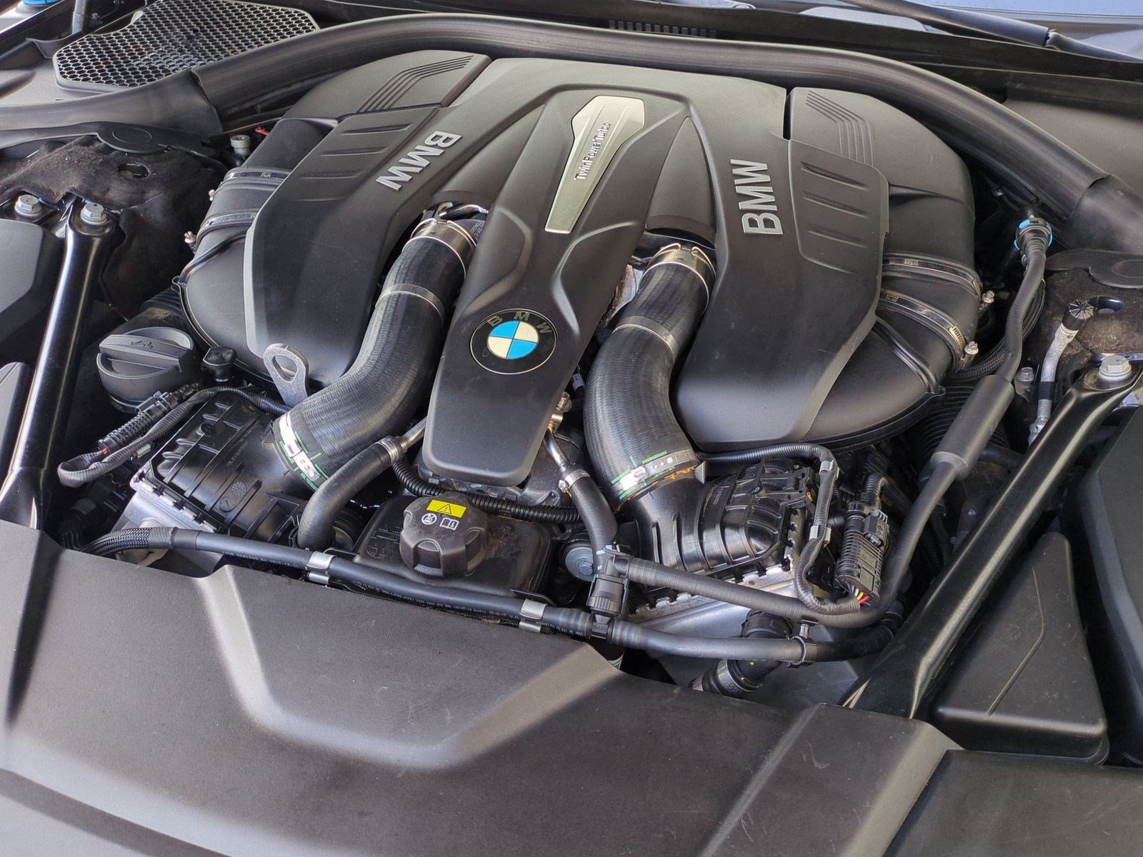 Used 2016 BMW 750i RWD image 36