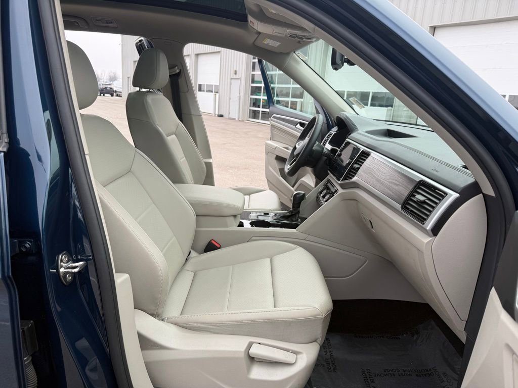 Used 2023 Volkswagen Atlas SE image 22