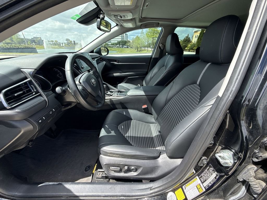 Used 2022 Toyota Camry SE w/ Convenience Package image 30