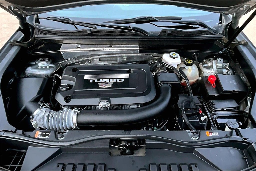 Used 2024 Cadillac XT4 Premium Luxury image 9