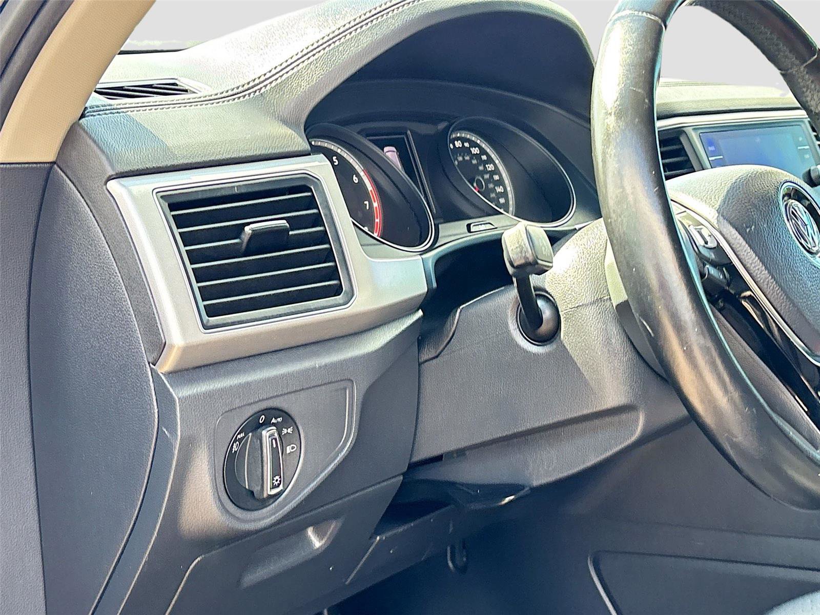 Used 2018 Volkswagen Atlas SE FWD image 10