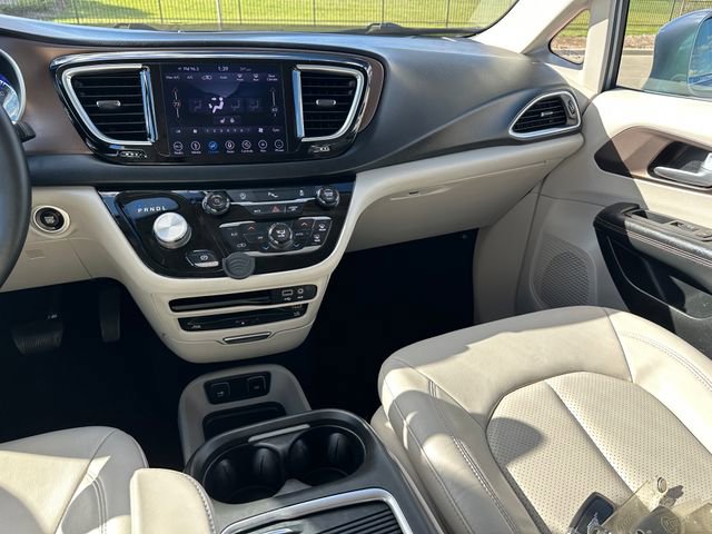 Used 2018 Chrysler Pacifica Touring-L Plus image 20