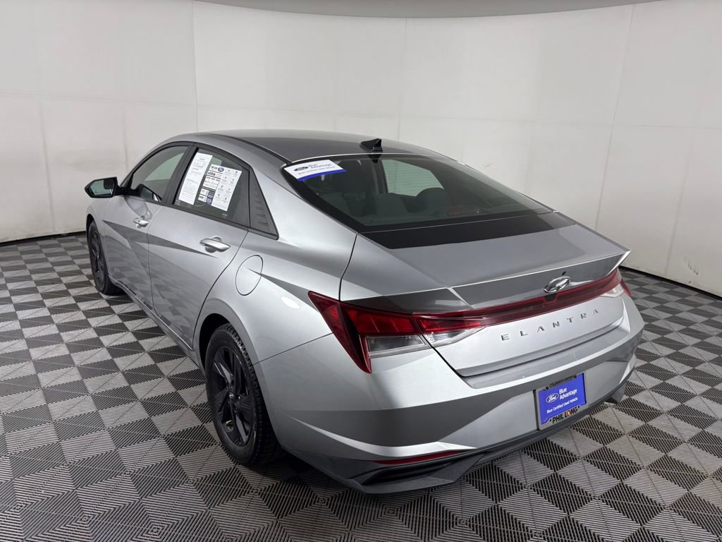 Used 2021 Hyundai Elantra SEL image 5