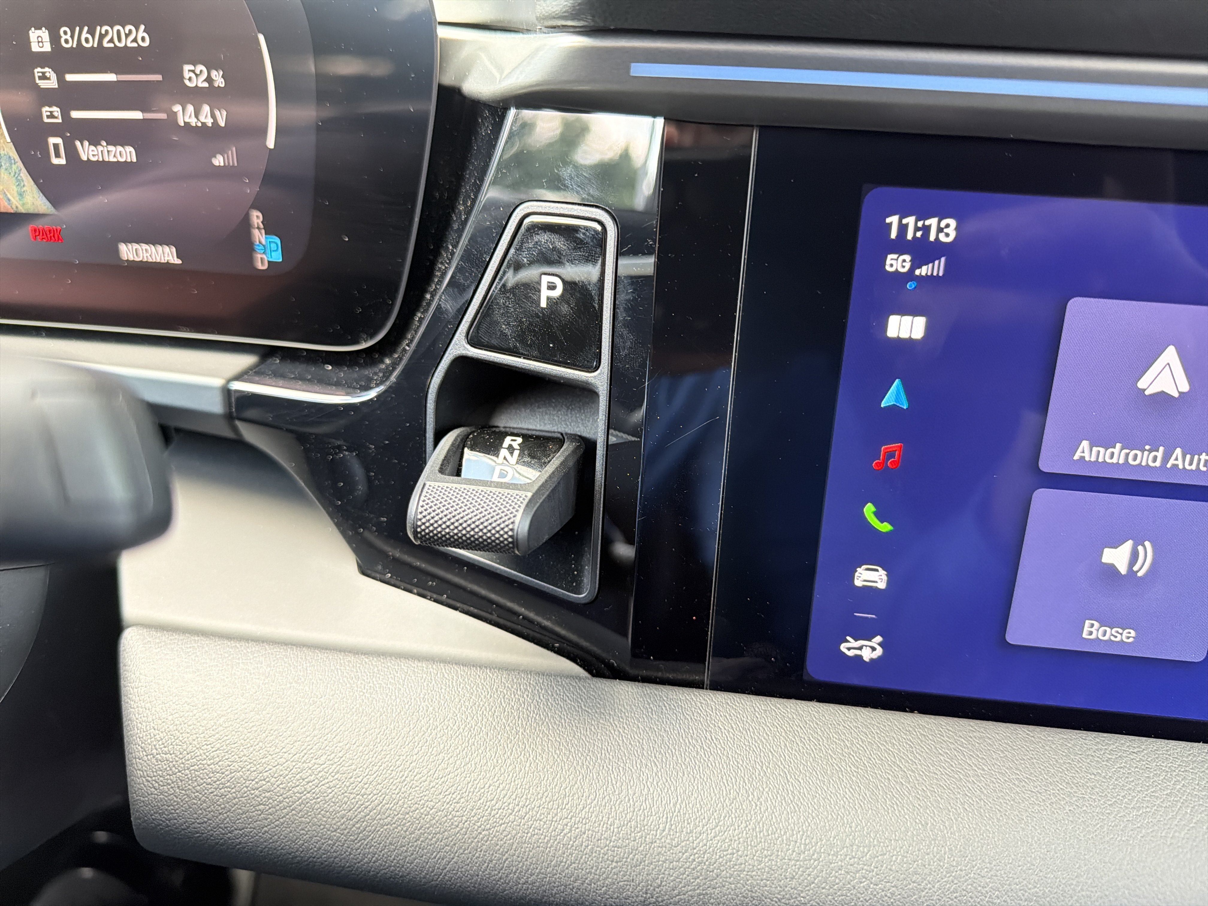 New 2025 Porsche Macan 4 Electric AWD/4WD image 23