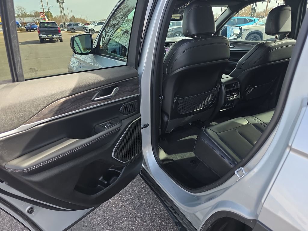 Used 2025 Jeep Grand Cherokee Limited 4xe w/ Trailer Tow Package image 43