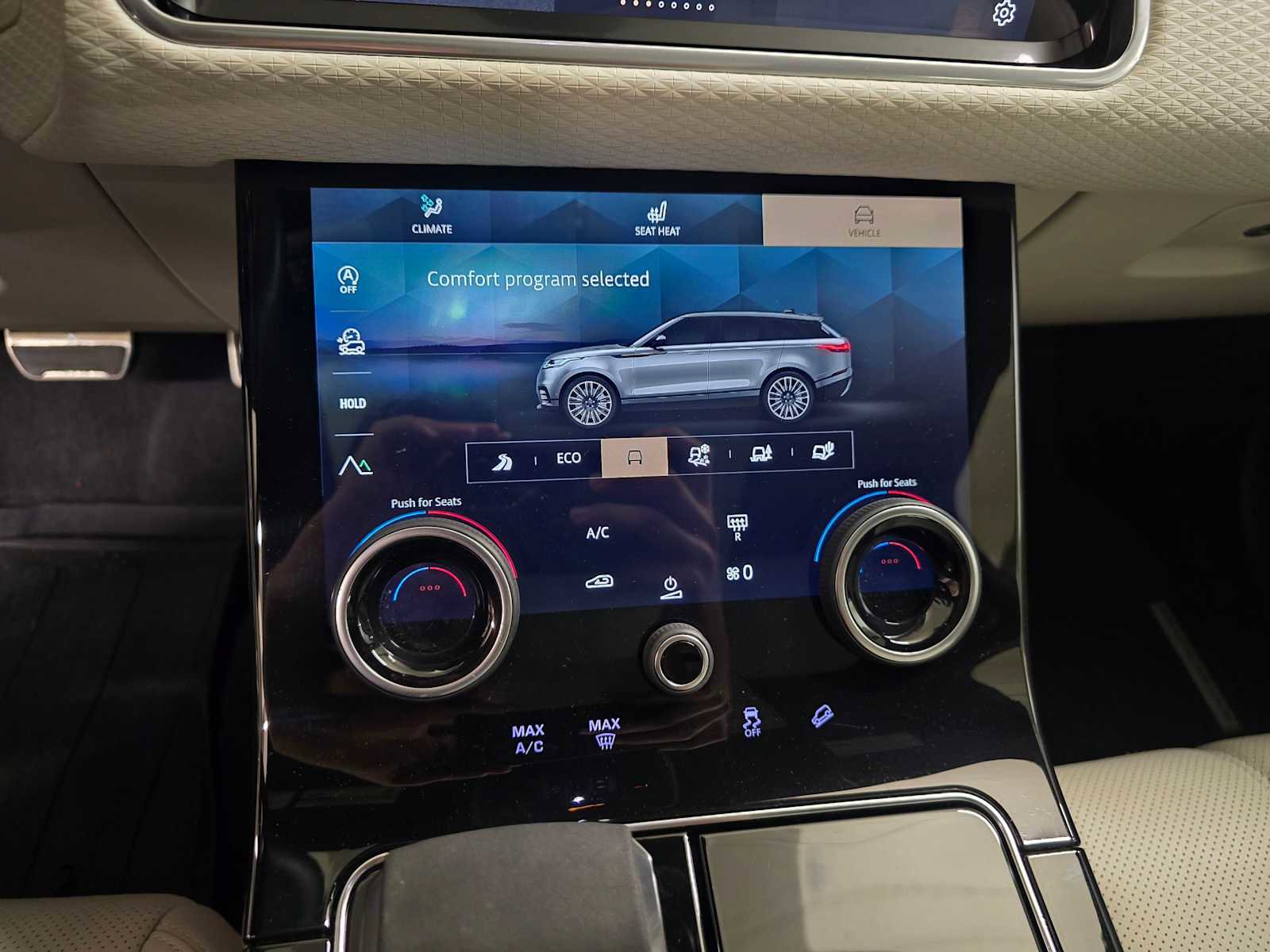 Certified 2023 Land Rover Range Rover Velar R-Dynamic S image 34