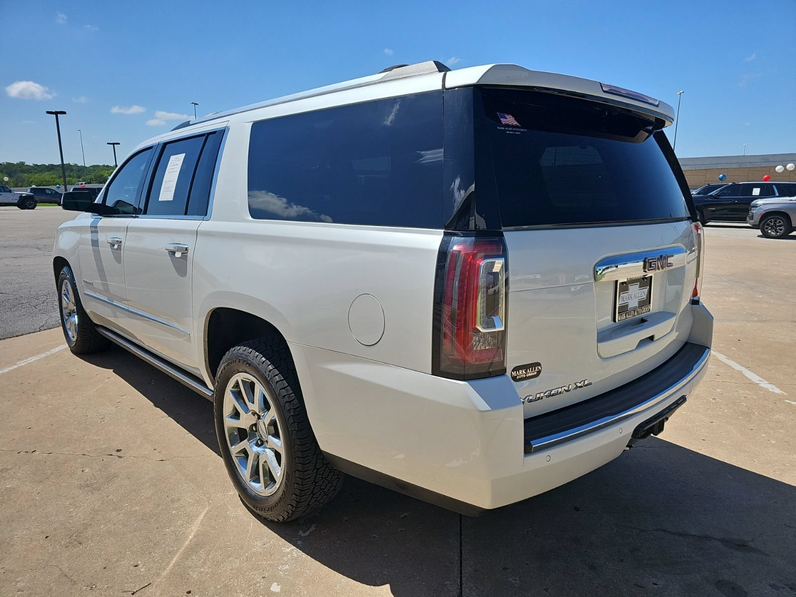 Used 2018 GMC Yukon XL Denali w/ Open Road Package AWD/4WD image 6