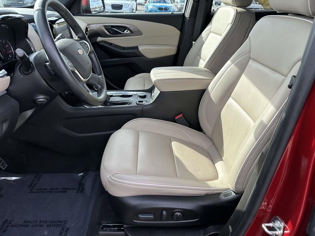 Certified 2023 Chevrolet Traverse Premier w/ LPO, Floor Liner Package image 20