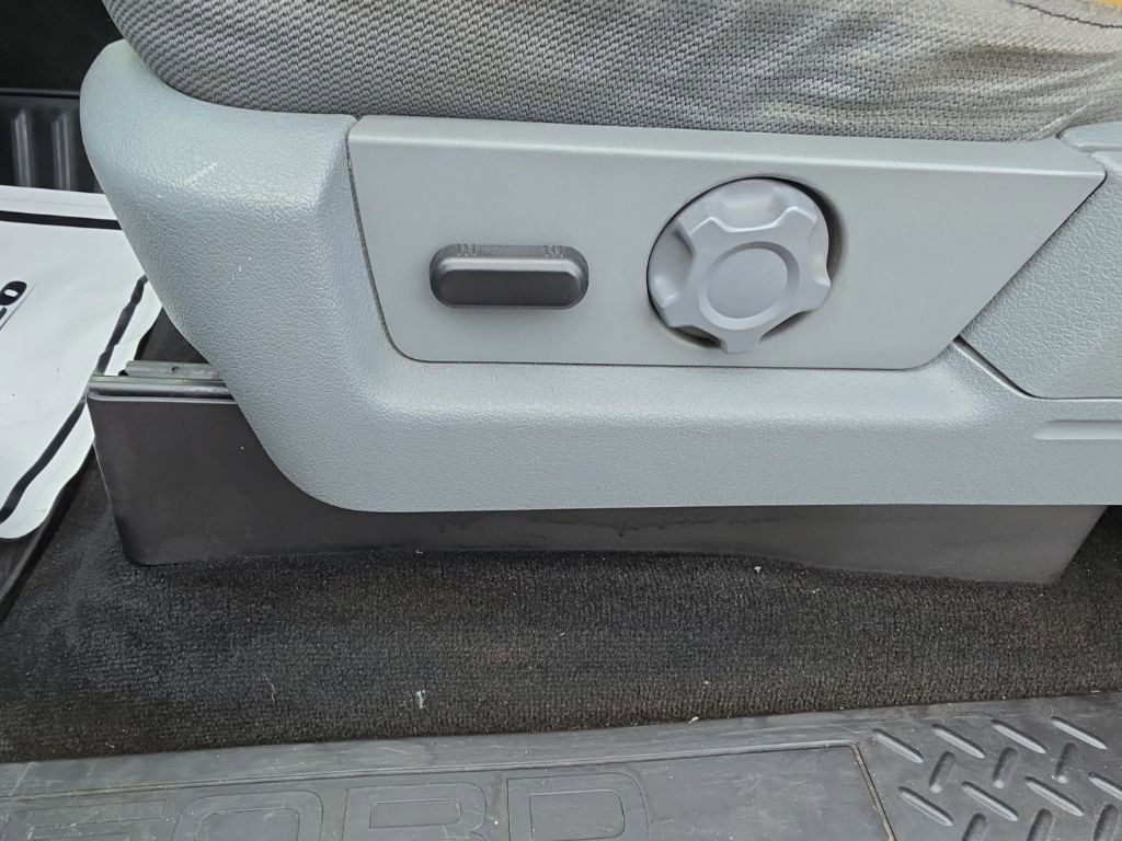 Used 2013 Ford F150 XLT w/ Luxury Equipment Group image 19