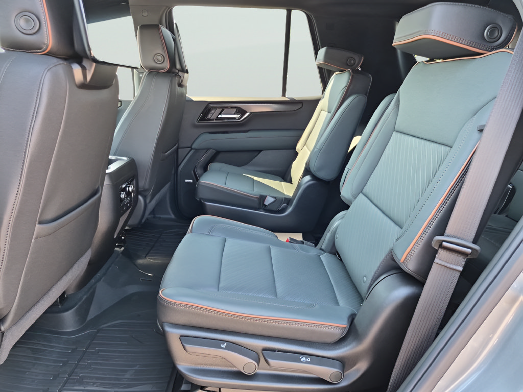 New 2026 GMC Yukon AT4 w/ AT4 Premium Plus Package AWD/4WD image 33