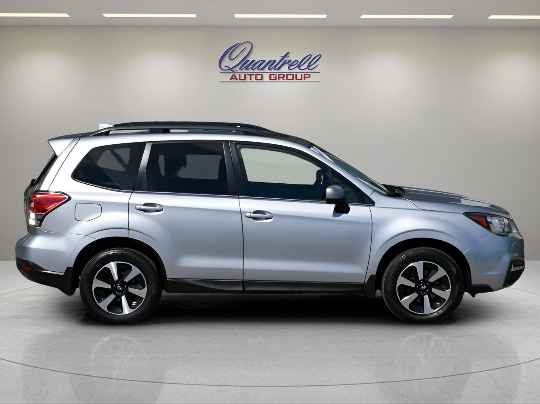 Used 2017 Subaru Forester 2.5i Limited AWD/4WD image 3