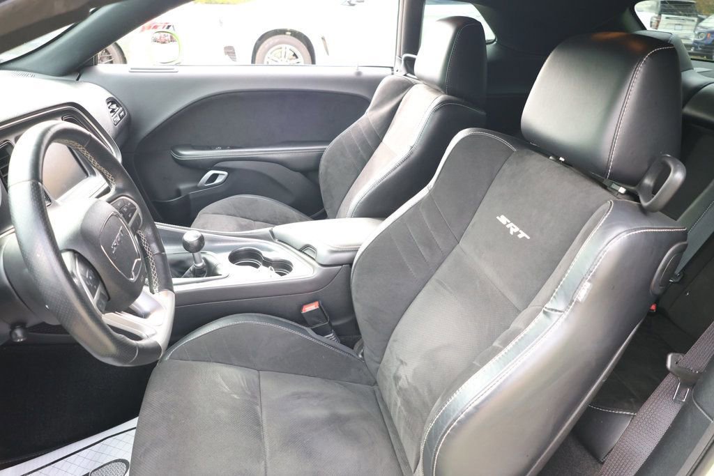 Used 2015 Dodge Challenger SRT w/ Technology Group image 21
