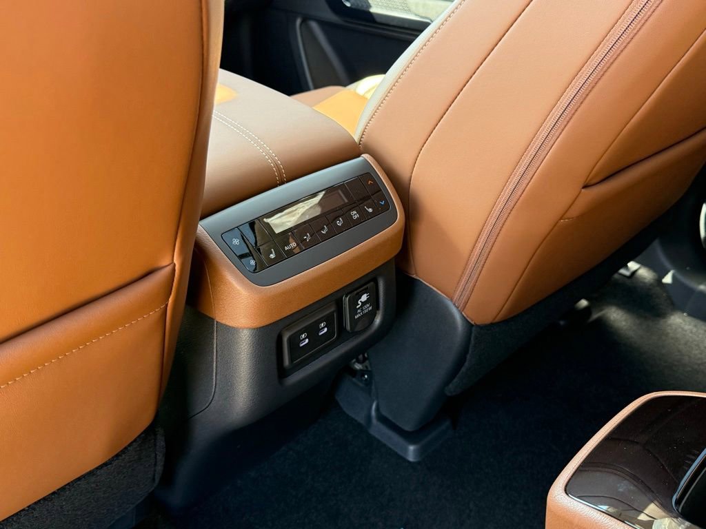 New 2026 Nissan Pathfinder Platinum AWD/4WD image 21