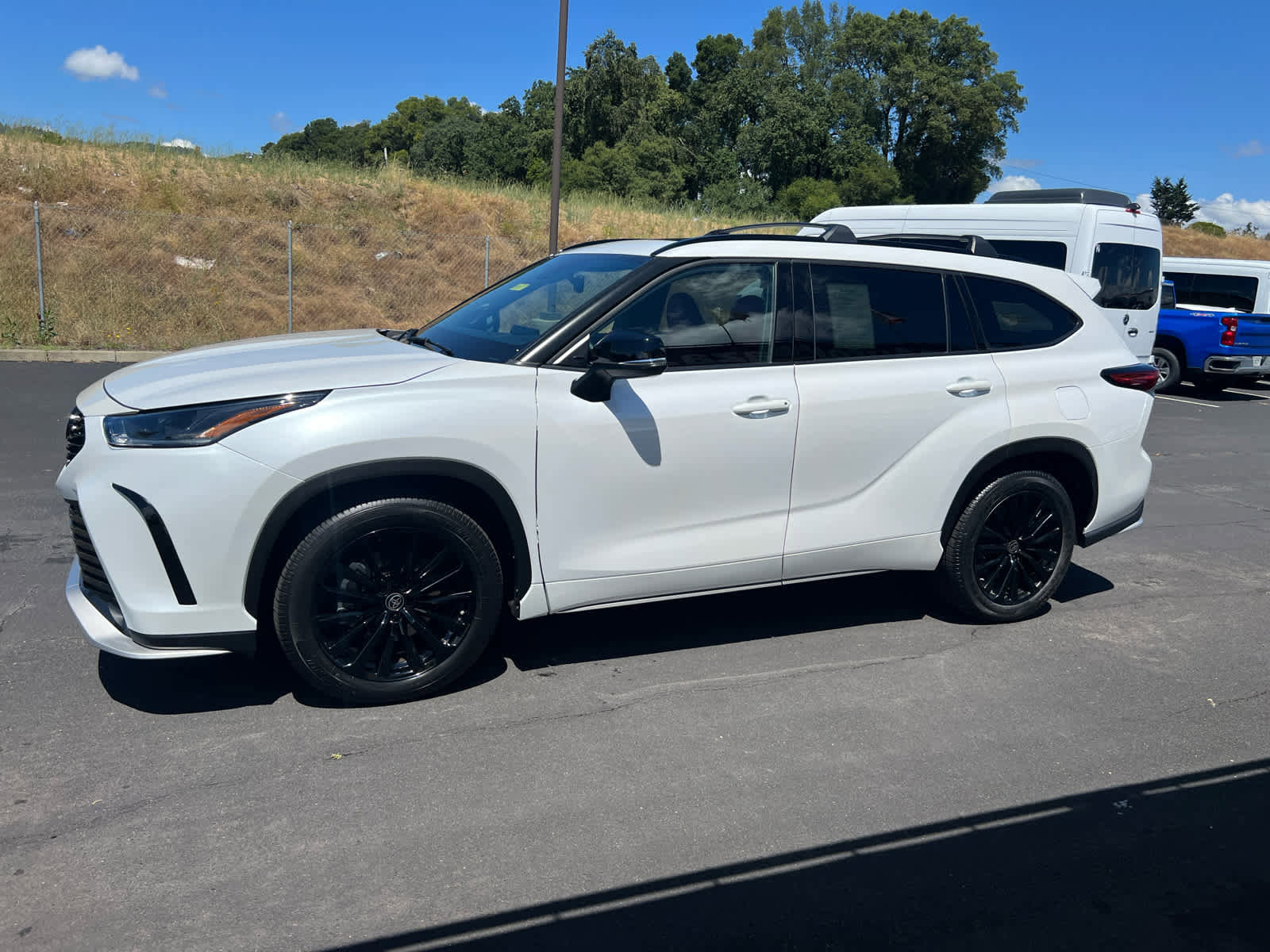 Used 2023 Toyota Highlander XSE FWD image 7