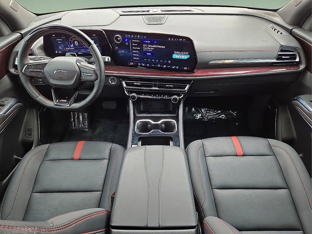 Used 2025 Chevrolet Traverse RS image 18