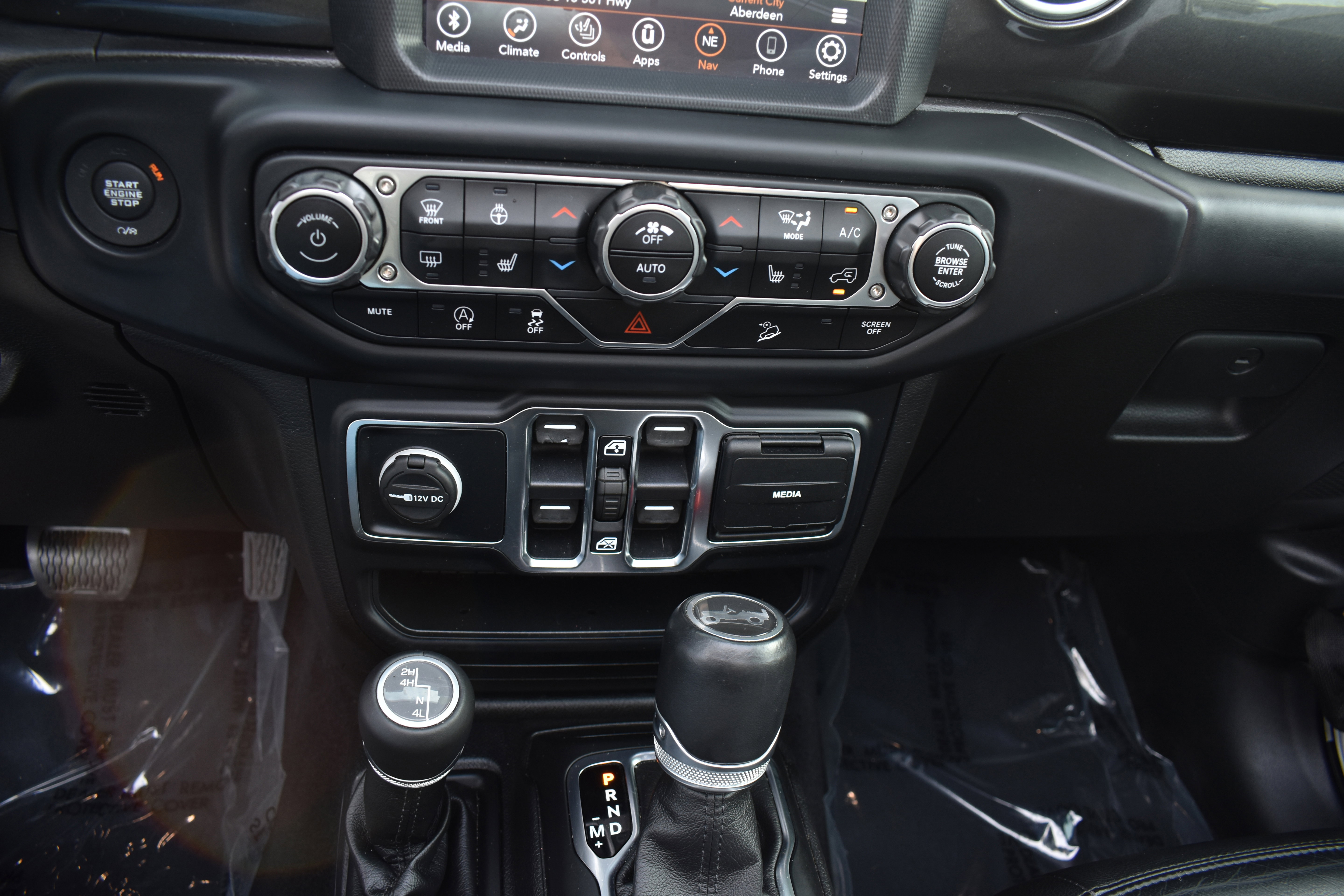 Used 2019 Jeep Wrangler Unlimited Sahara image 21