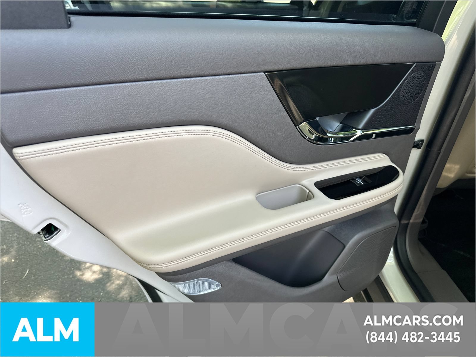 Used 2024 Lincoln Corsair Grand Touring AWD/4WD image 14