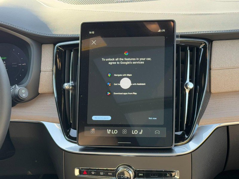 New 2026 Volvo XC90 T8 Plus w/ Protection Package image 8