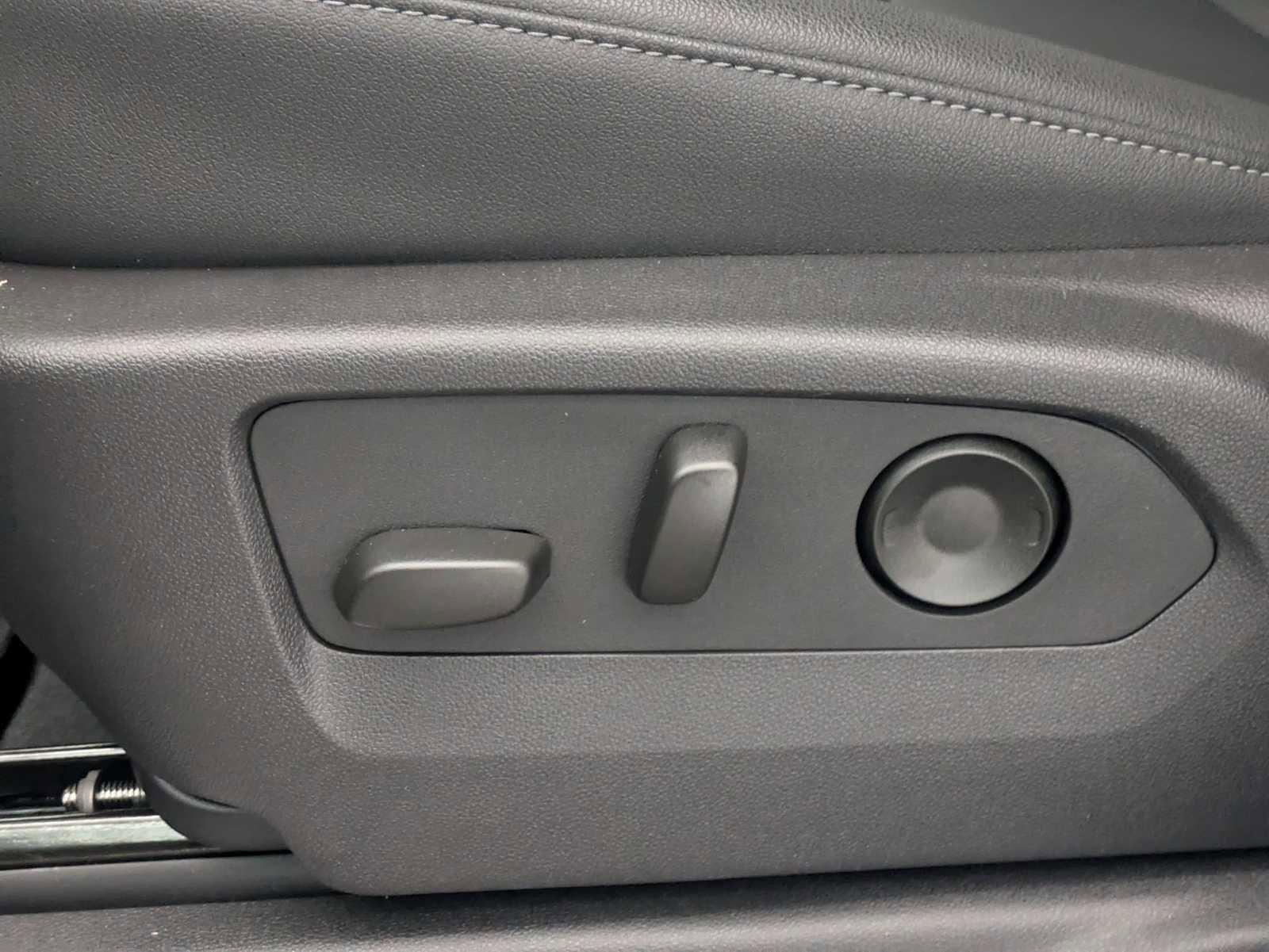 New 2025 Chevrolet Silverado 1500 RST w/ Convenience Package II image 20