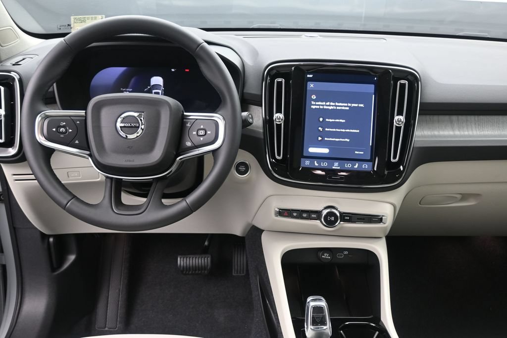 New 2026 Volvo XC40 B5 Plus w/ Protection Package Premier AWD/4WD image 12