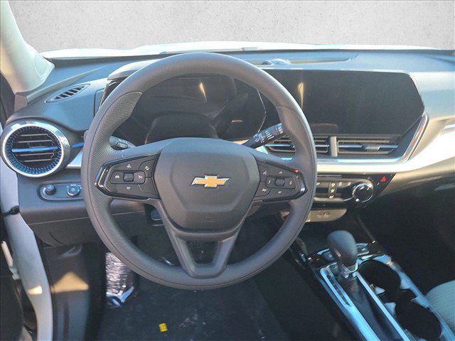 New 2026 Chevrolet Trax LT w/ Sunroof Package FWD image 11