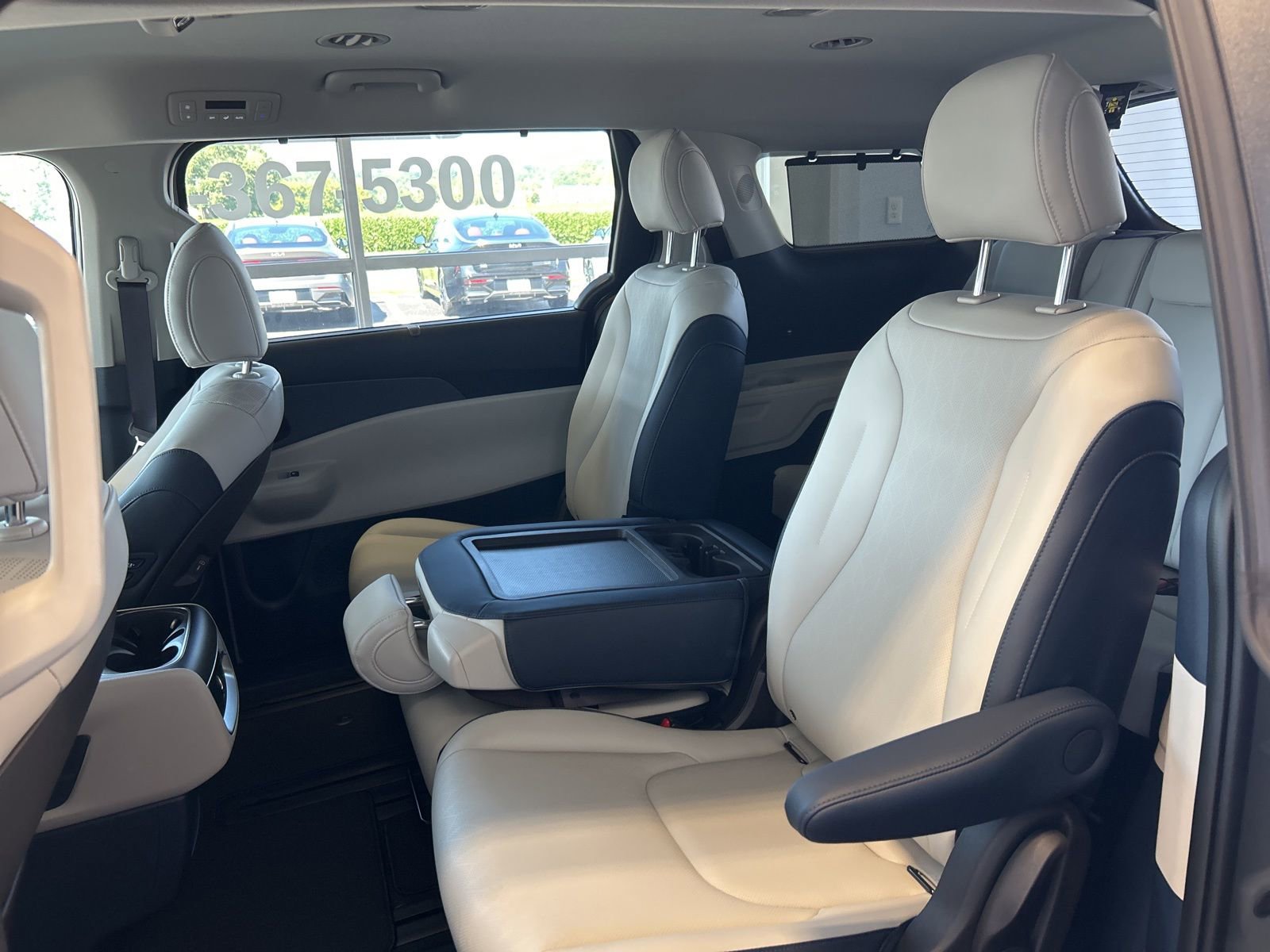 New 2026 Kia Carnival EX image 17