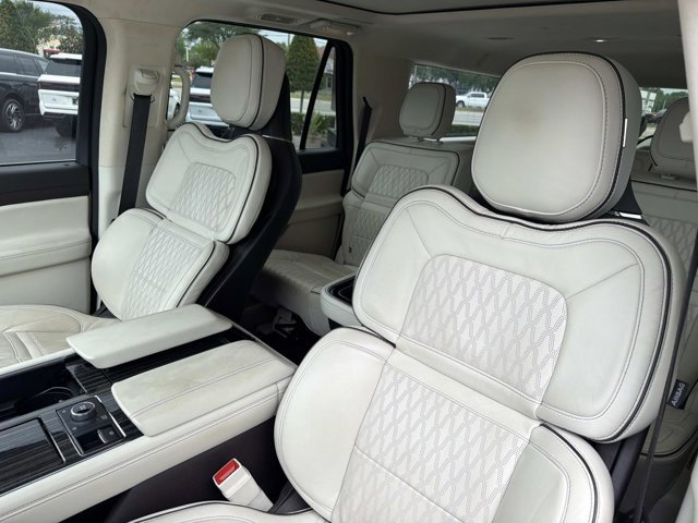 Certified 2024 Lincoln Navigator L Black Label AWD/4WD image 13