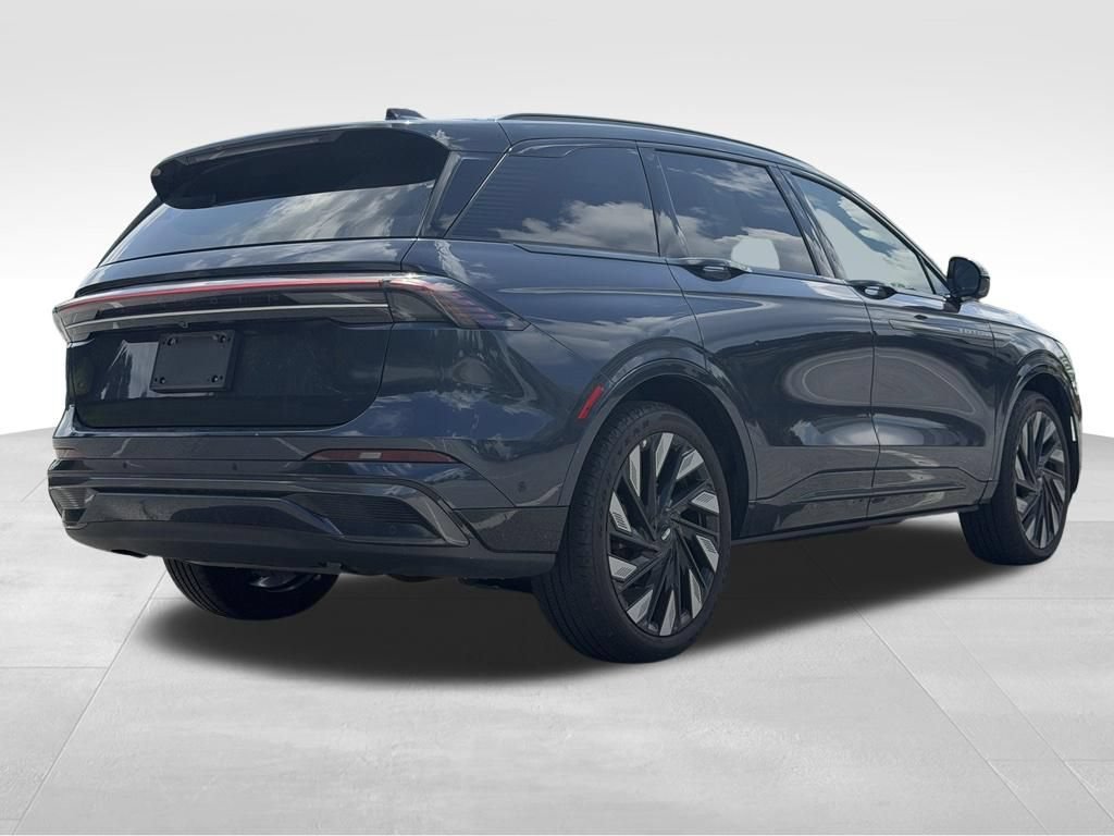 Certified 2024 Lincoln Nautilus Reserve w/ Equipment Group 203A AWD/4WD image 8