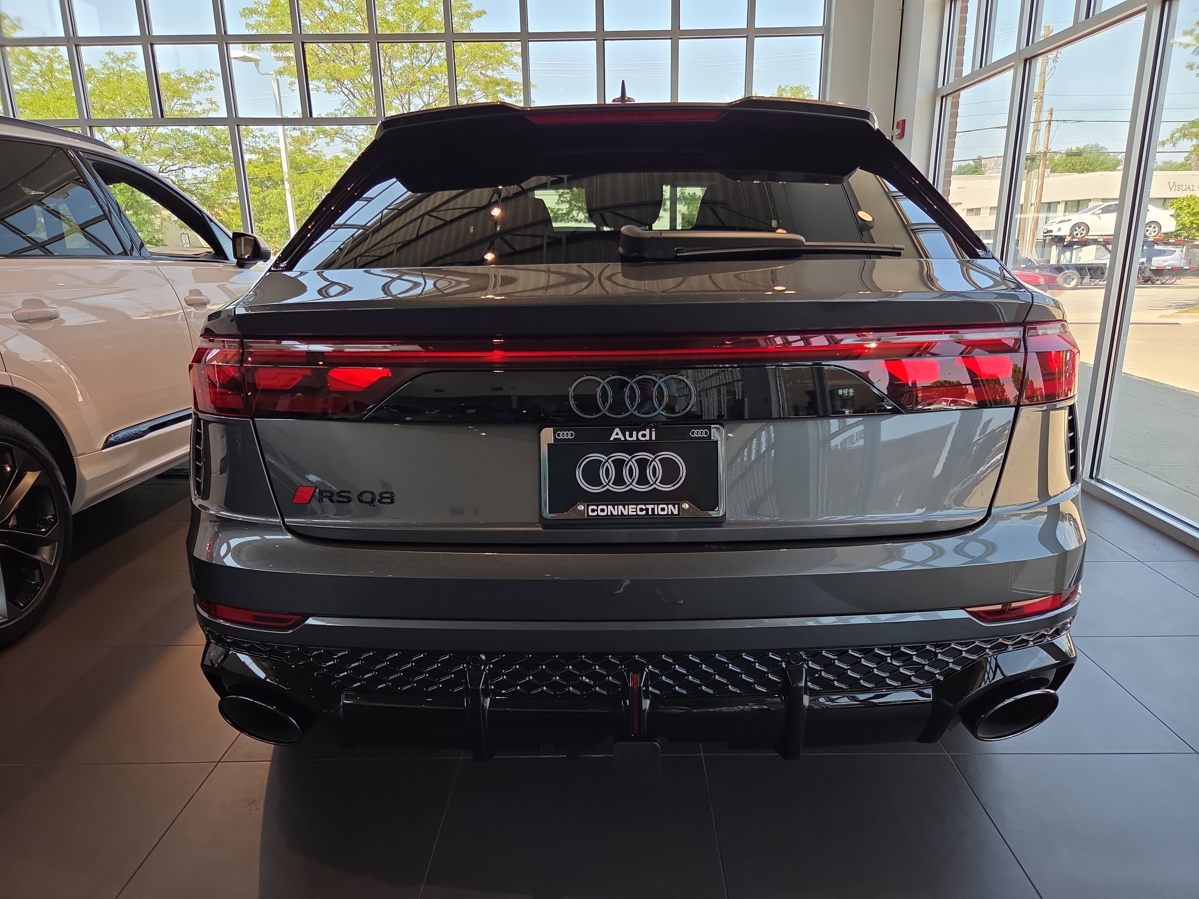 New 2025 Audi RS Q8 performance image 4