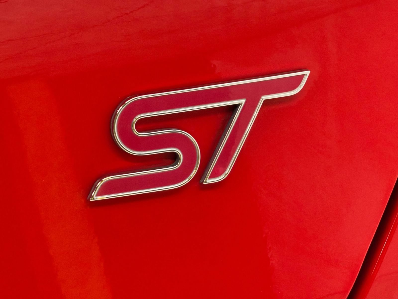 Used 2017 Ford Focus ST FWD image 13
