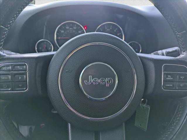 Used 2018 Jeep Wrangler Unlimited Sahara w/ Connectivity Group AWD/4WD image 14