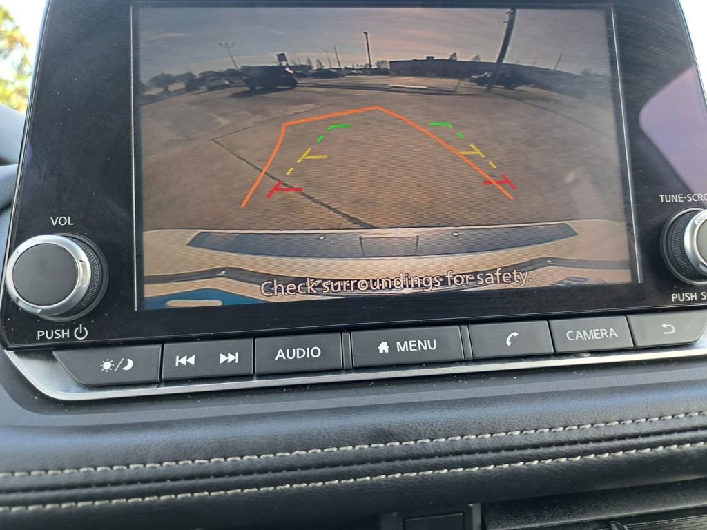 Used 2024 Nissan Rogue SV w/ SV Premium Package image 11