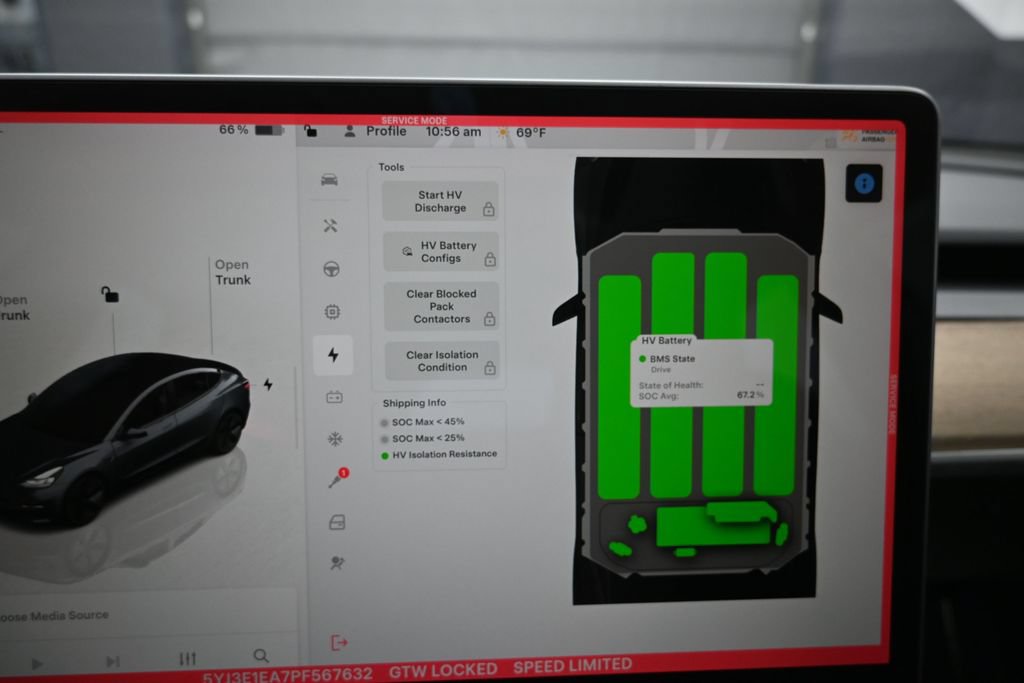 Used 2023 Tesla Model 3 Standard Range RWD image 17