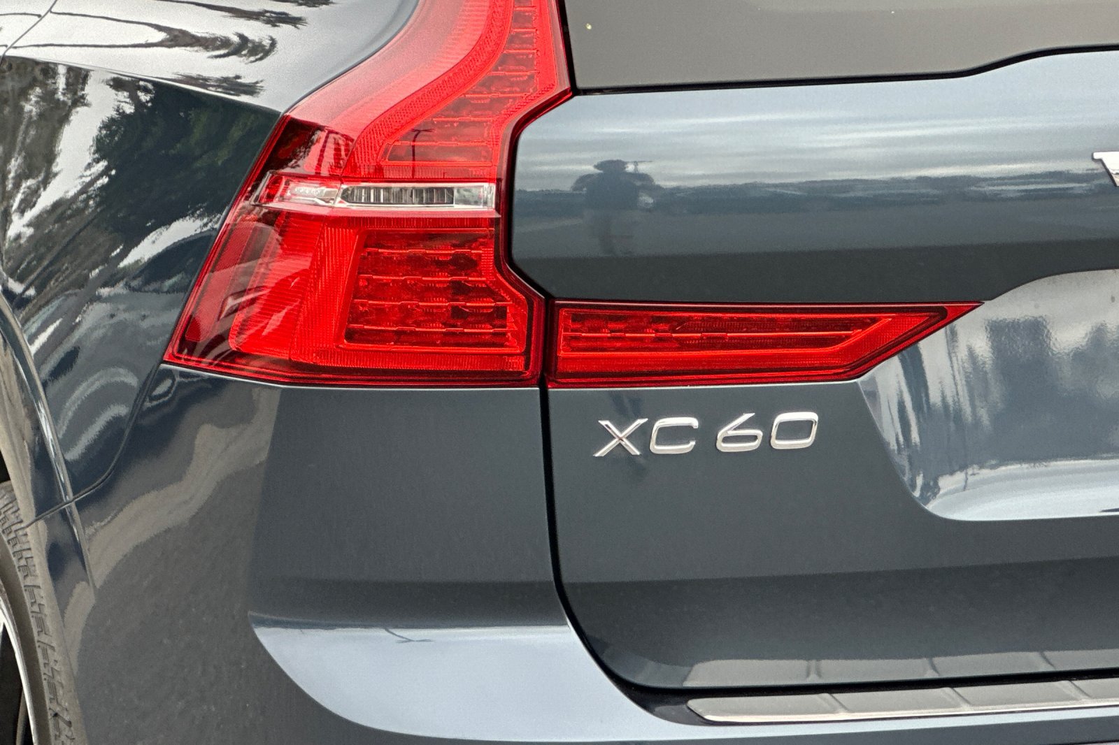 Certified 2023 Volvo XC60 B5 Plus w/ Protection Package Premier FWD image 34