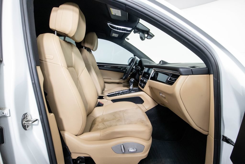 Used 2019 Porsche Macan AWD/4WD image 11