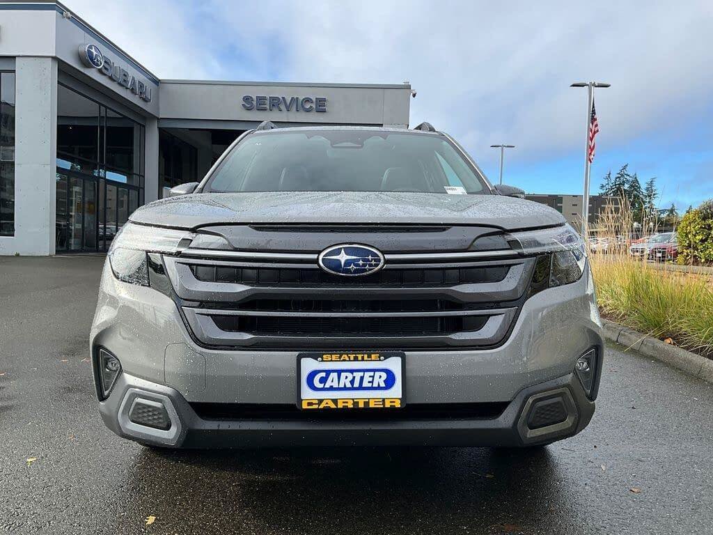 Certified 2025 Subaru Forester Limited AWD/4WD image 3