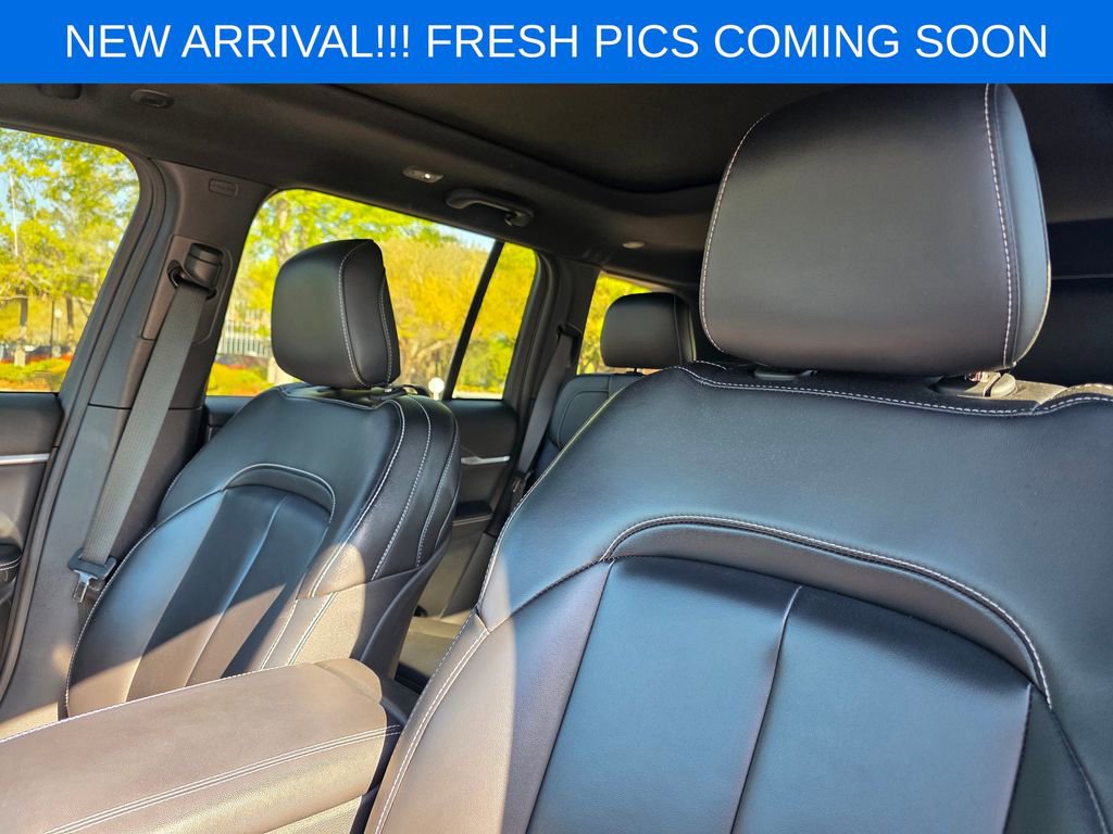 Used 2024 Jeep Grand Cherokee Limited w/ Black Appearance Package image 9