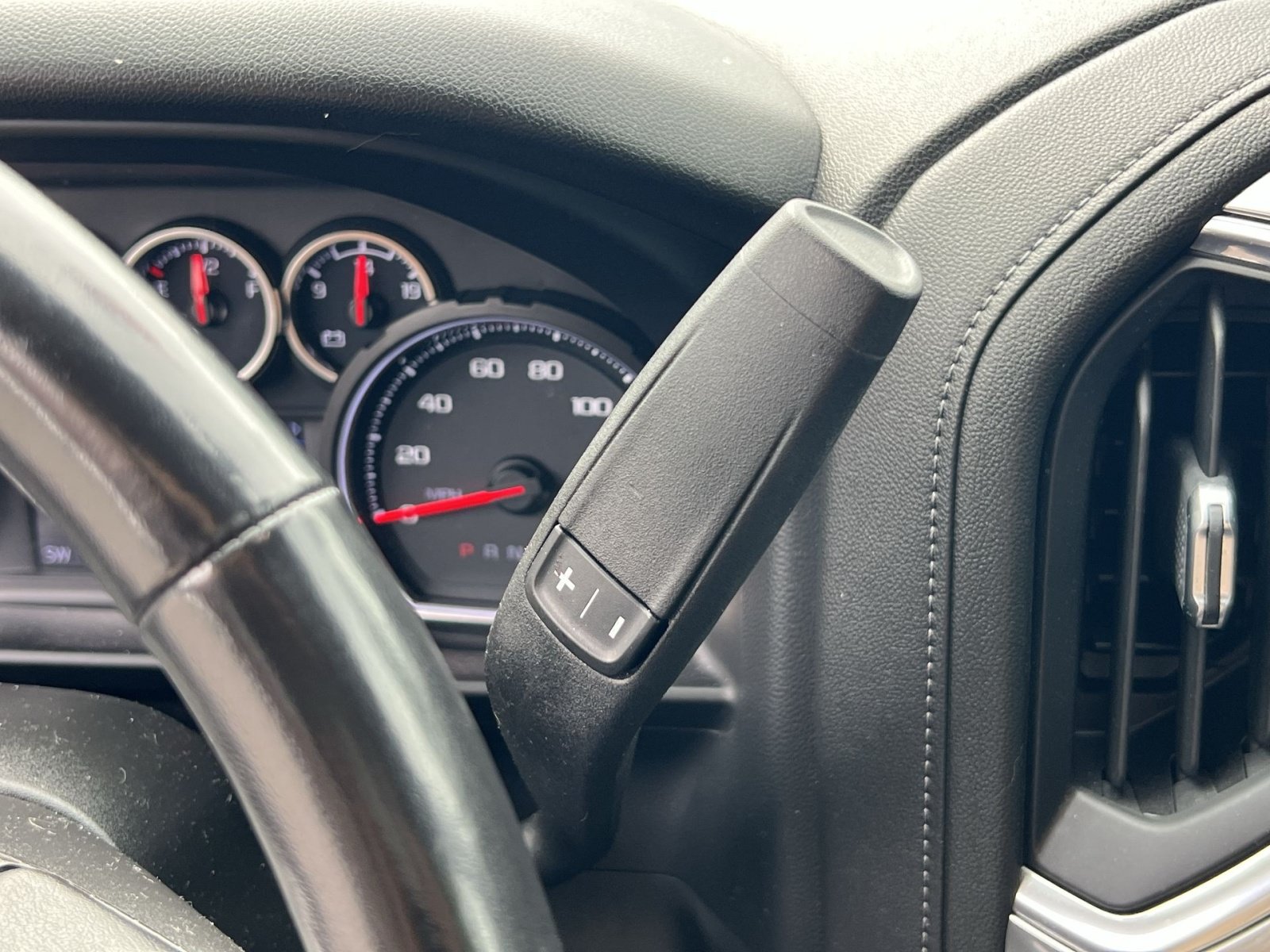 Used 2021 Chevrolet Silverado 1500 LT Trail Boss w/ Convenience Package II AWD/4WD image 18