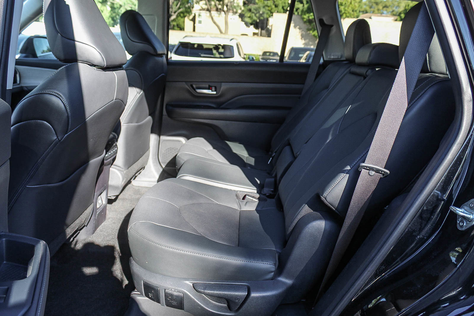 Used 2024 Toyota Grand Highlander Limited image 18